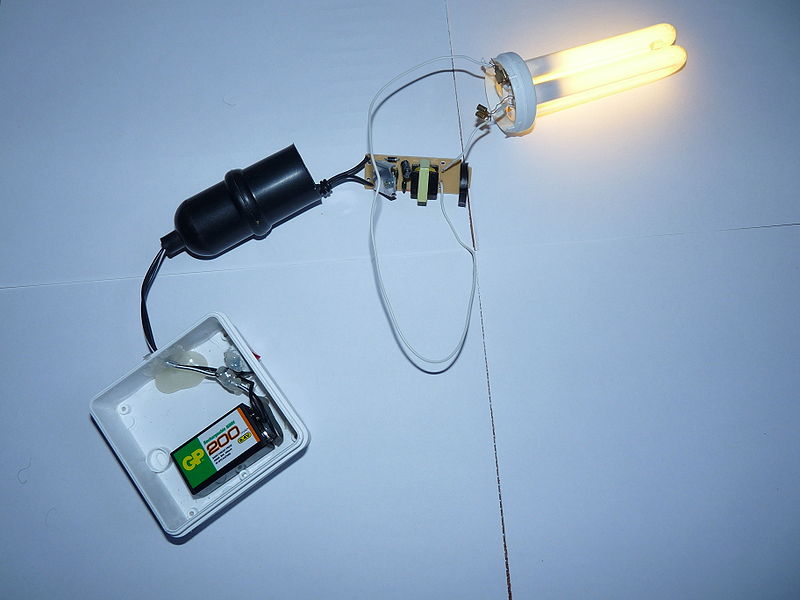 图为一个电池供电的灯泡